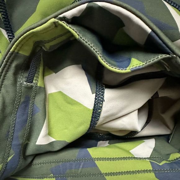 Camo High-Waisted Leggings - Picture 6 of 7